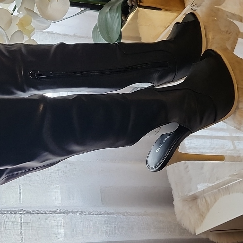 Over the knee boots - Picture 2 of 6